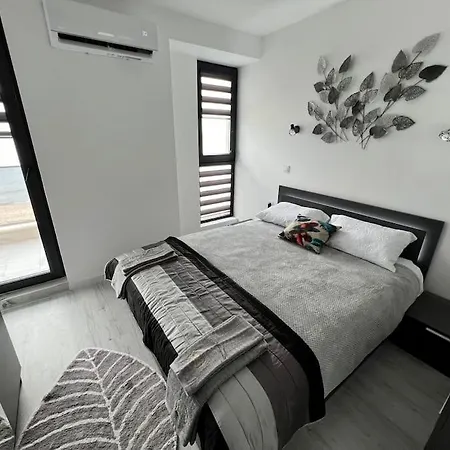 アパート Marino Liberta South オブゾー